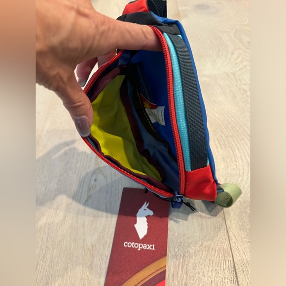 NWOT Cotopaxi Kapai 1.5 L Hip Pack - Del Dia - fun colors ! 7 x 4 x 4 in - Picture 5 of 5